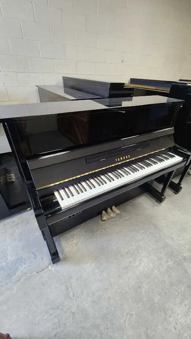 Yamaha B3 PE-Silent SG2 Upright Piano, 2013 Manufacture Availab in Pianos & Keyboards in City of Toronto - Image 2