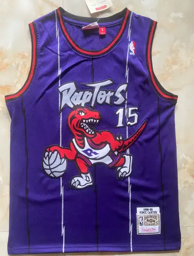 Show off your Raptors pride with this Mitchell & Ness Vince Carter #15 Hardwood Classics jersey, fea...