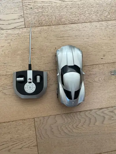 CORVETTE STINGRAY CAR  RARE! Remote controlled Excellent, View more