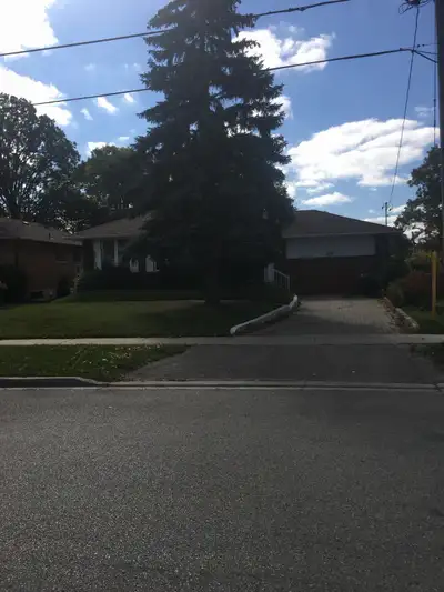 Available now Creditwoodlands central mississauga renovated room in shared accommodation, kitchen, w...