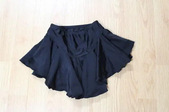 Figure Skating Accessories in Skates & Blades in Oshawa / Durham Region - Image 9