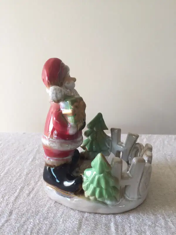 CHRISTMAS SANTA CANDLE HOLDER in Home Décor & Accents in Edmonton - Image 6