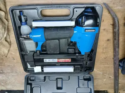 Outils, articles pour l'extérieur et autres faut vendre!, View more
