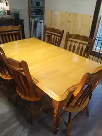 Dinning room table 