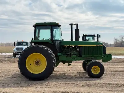 1990 John Deere 4555 2wd Tractor Quad range transmission 10,717 hrs 520/85 R38 axle duals 1000 pto 3...
