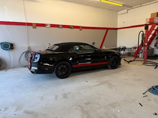 2013 Shelby GT 500 in Cars & Trucks in Calgary - Image 2