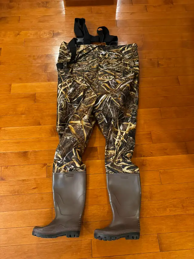 tidewe hip waders - size 5 in Fishing, Camping & Outdoors in Edmonton - Image 2