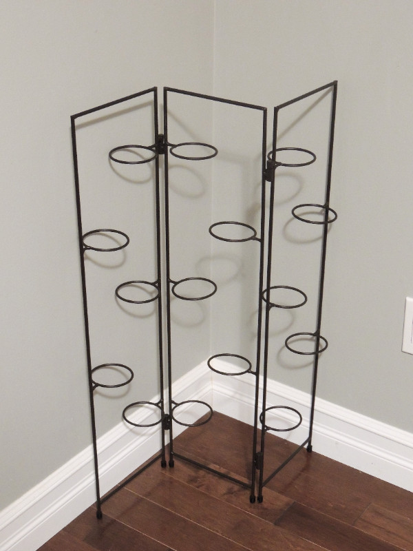 Small Dark Brown 3 Panel Candle Holder Divider in Home Décor & Accents in Oshawa / Durham Region