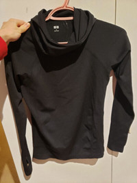 Uniqlo women's long sleeve hooded pullover