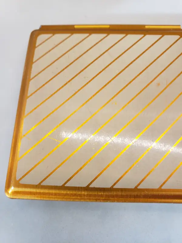 Vintage gold compact mirror in Women's - Other in Markham / York Region - Image 4