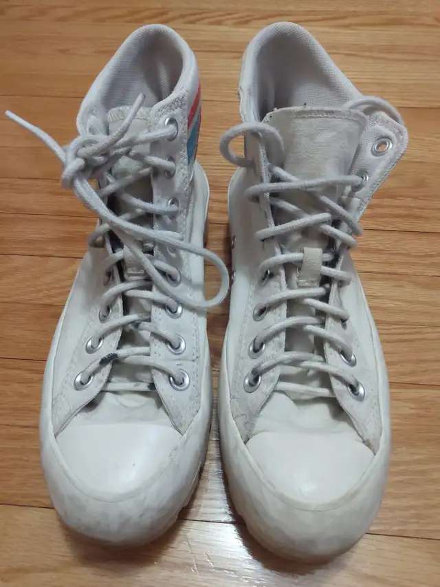 Women's Size US 8.5 Shoes - Converse Chuck Taylor All Star High in Women's - Shoes in City of Toronto - Image 6