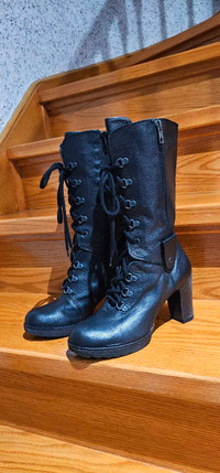 Ladies shoes/boots