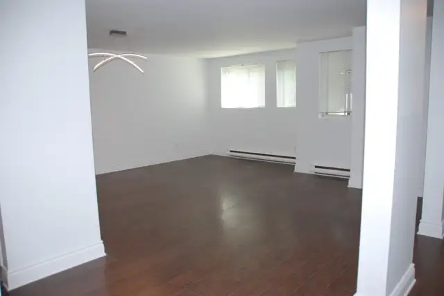 Condo a louer 4 1/2 in Long Term Rentals in City of Montréal - Image 6