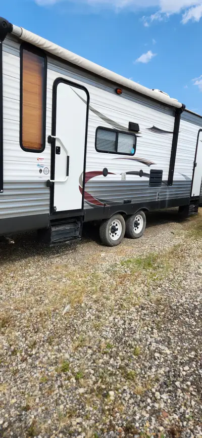 FOR SALE: 2013 Forest River Cherokee Travel Trailer – 32’ – Excellent Condition! Hit the road in com...