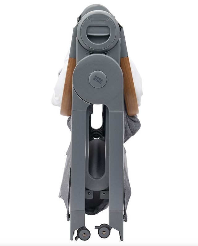 LN Travel Crib with waterproof sheets! in Cribs in City of Toronto - Image 4