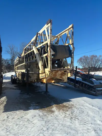 Selling Elruss radial stacker. 125’, 480v, power radial. New head pulley, tail pulley last year, som...