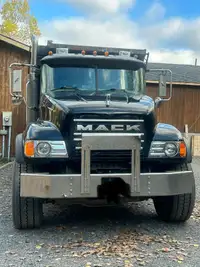 2002 Mack Dump Truck