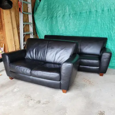 Itallian Natuzzi full top grain leather couches can deliver, View more