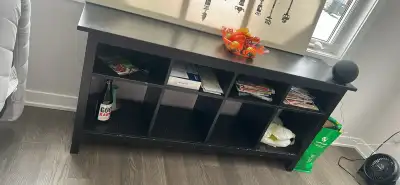 Just need to come pick it up it does fit in a SUV