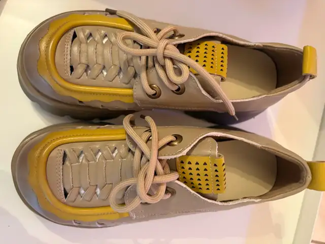 Platform Leather Shoes in Women's - Shoes in Ottawa - Image 2
