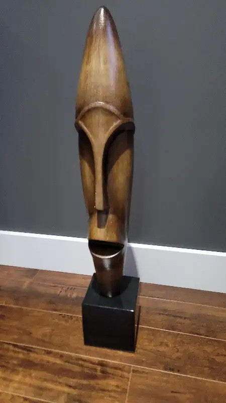 Wooden 31" tall face sculpture bought at Structube in Home Décor & Accents in Oakville / Halton Region