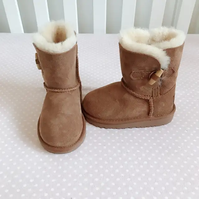 girls size 5-8 shoes in Kids & Youth in Markham / York Region - Image 9