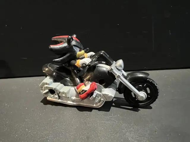 Sonic Gacha Shadow Pull Back Race Car Tomy 2011 Motorcycle toy in Arts & Collectibles in Ottawa - Image 2
