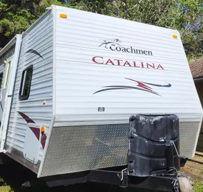 Very Well Maintained/Clean 26 Foot RV For Sale No Slideout Sleeps 9 AC/Heat Furnace work great Outsi...