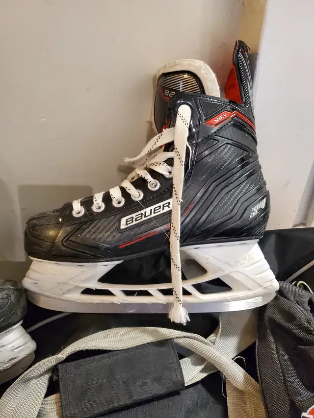 Kids / Youth Size 4.5/5 - Bauer NSX Hockey Skates in Hockey in Winnipeg - Image 7