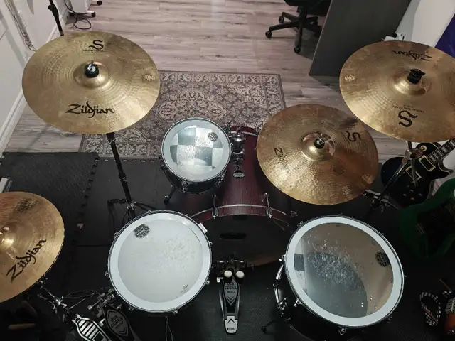 4 Piece Mapex Drumset with Zildjian Cymbals in Drums & Percussion in Barrie - Image 6