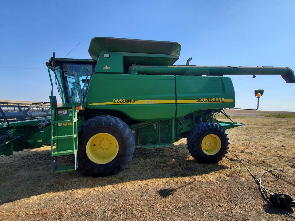 Reduced John Deere 9660STS and 635F with Air reel | Farming Equipment ...