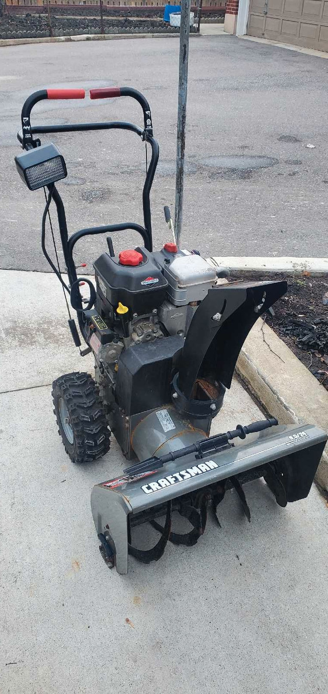 Craftsman 9.5hp 24" snowblower in Snowblowers in City of Toronto