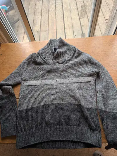 Gap Sweater. Mens medium long sleeve, View more