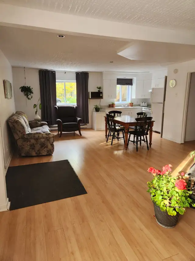 Chambre travailleur lundi au vendredi in Room Rentals & Roommates in Trois-Rivières - Image 2