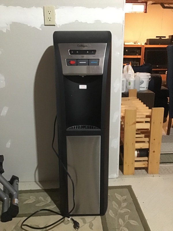 Culligan Bottom Feed Water Dispenser Kitchen & Dining Wares Oshawa