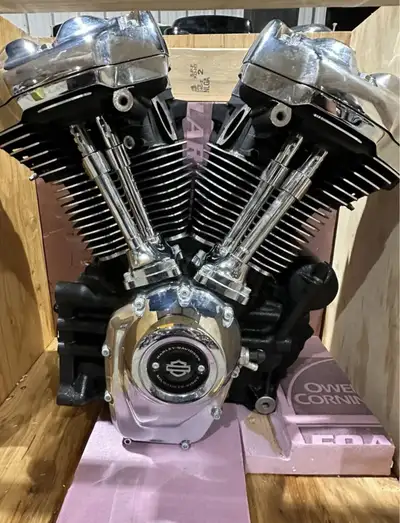Milwaukee Eight 114cc Engine. Came out of a 2021 Harley Fatboy. Has only 200kms! Original owner upgr...