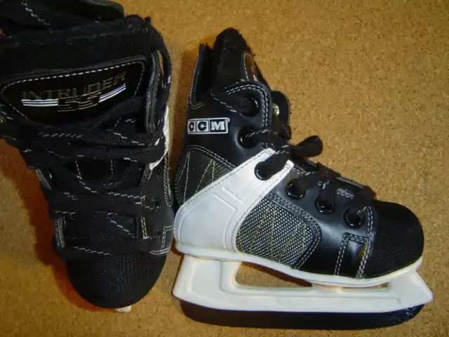 Ice Skates, Size 6-8 youth for shoe size 7-9.5 youth in Skates & Blades in City of Toronto - Image 10