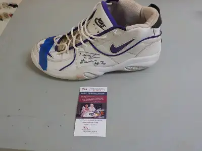 Toronto Raptors Zan Tabak Signed Sneaker With COA, View more