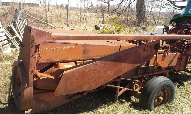 Baleuse New Holland 268 in Other in Gatineau - Image 2