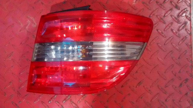 2006-2007-2008 MERCEDES-BENZ B200 TAIL LIGHT A1698200377 dans Pièces de carrosserie  à Ville de Montréal - Image 4