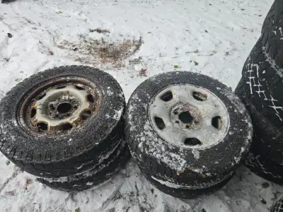 Have multiple ford rims and tires forsale i no longer have the truck and rims wont fit the new truck...