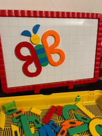 Quercetti intelligent Game - magnetic Carry On letters