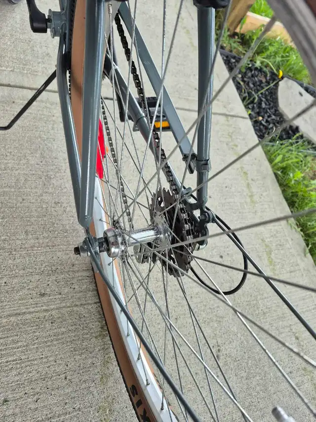 26 Huffy Cruiser bike in Cruiser, Commuter & Hybrid in Calgary - Image 5