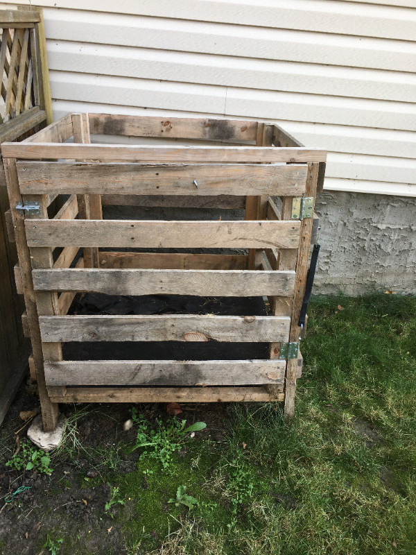 Wooden Compost Box in Outdoor Tools & Storage in Red Deer - Image 2