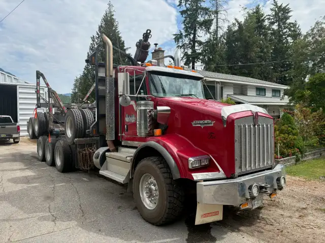 2020 Kenworth T800 in Heavy Trucks in Nelson - Image 2