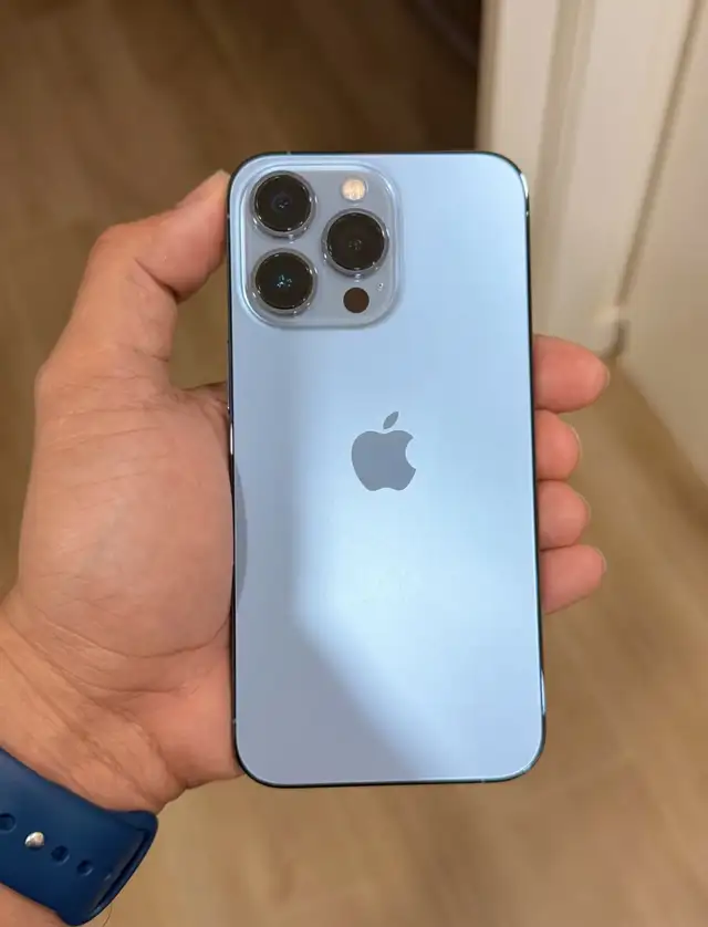 iPhone 13 Pro 256GB – Complete Set, Great Condition in Cell Phones in Burnaby/New Westminster - Image 3