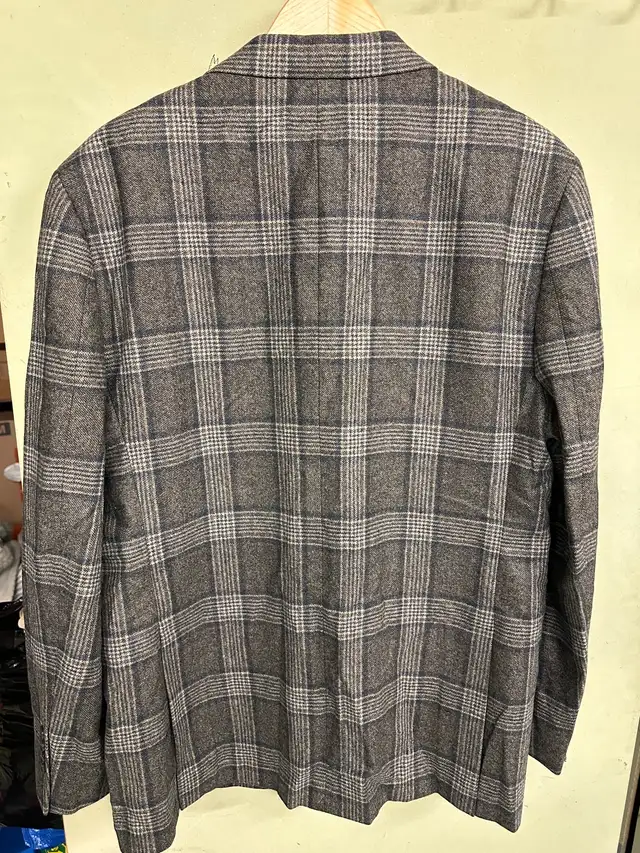 Brooks Brothers Blazer 48R in Men's in City of Toronto - Image 6