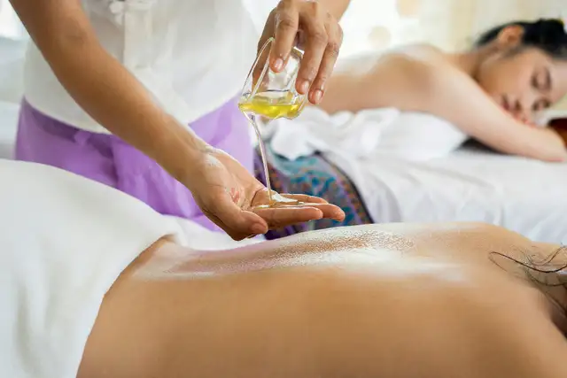 PROFESSIONAL RELAXATION MASSAGE and/or REFLEXOLOGY