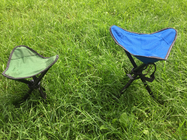 2 tabourets trépied pliables et résistants pour le camping dans Pêche, camping et plein Air  à Longueuil/Rive Sud