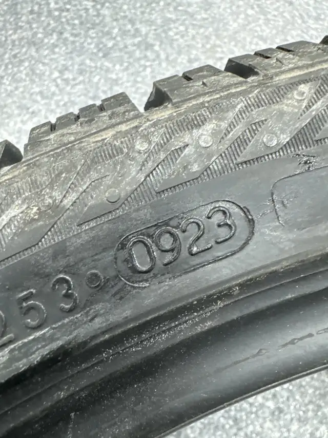 255/35R21 Nokian Hakkapelita R5 BRAND NEW TIRES! in Tires & Rims in City of Toronto - Image 6